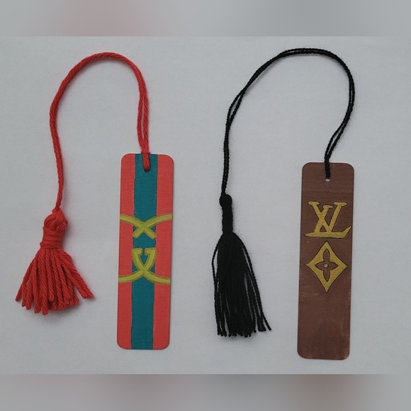 Wooden hand painted bookmark with tassels - Picture 4 of 4